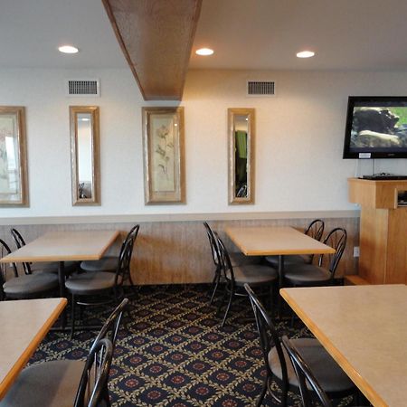 Perfect Inns & Suites Weyburn エクステリア 写真
