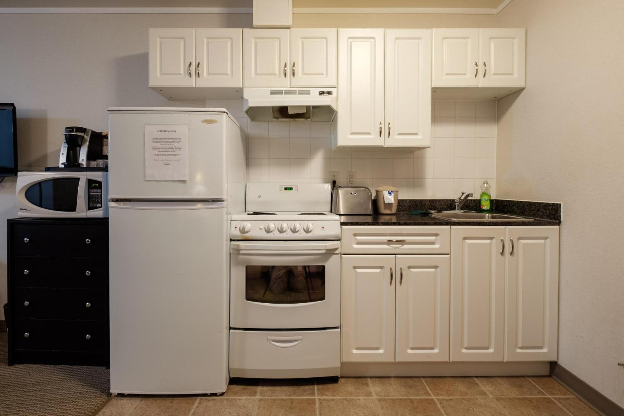Perfect Inns & Suites Weyburn エクステリア 写真